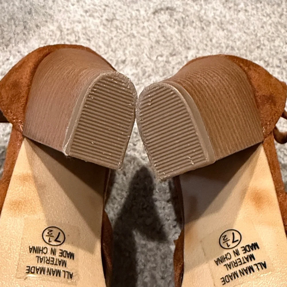 Brown Fringe Heeled Sandals 7.5 - Picture 8 of 10